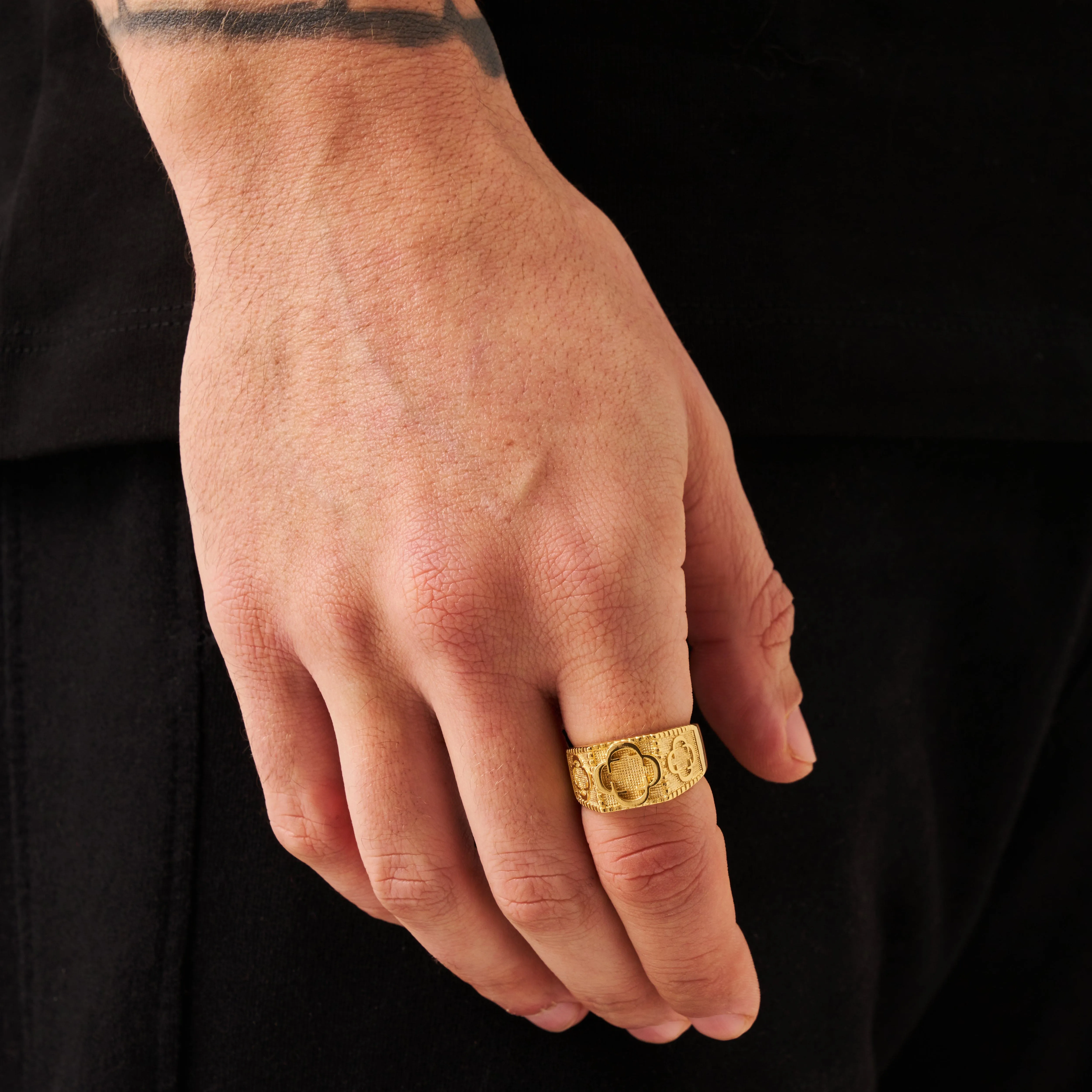 Clover Sovereign Ring (Test)